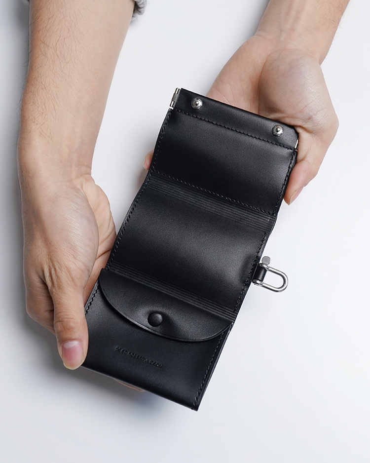 DERRICK - SHACKLE TRIFOLD WALLET