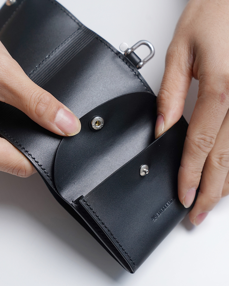 DERRICK - SHACKLE TRIFOLD WALLET