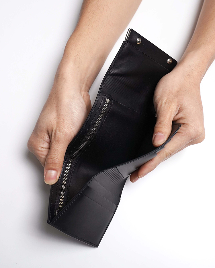 DERRICK - SHACKLE BIFOLD WALLET