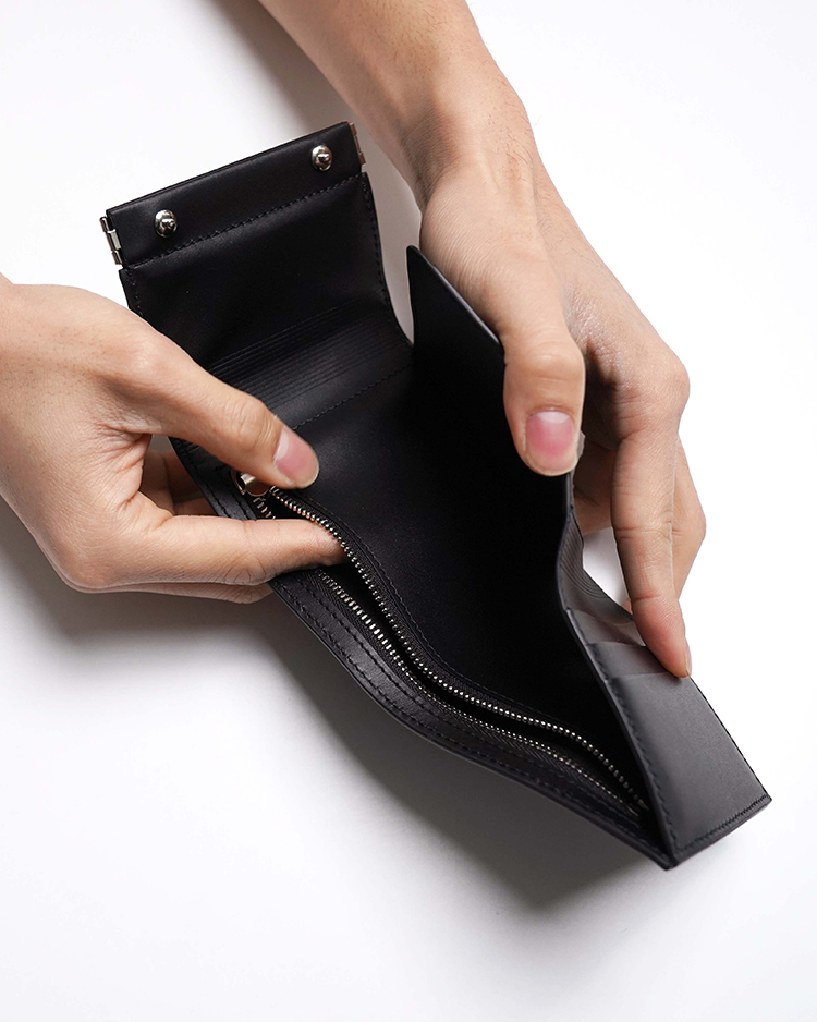 DERRICK - SHACKLE BIFOLD WALLET