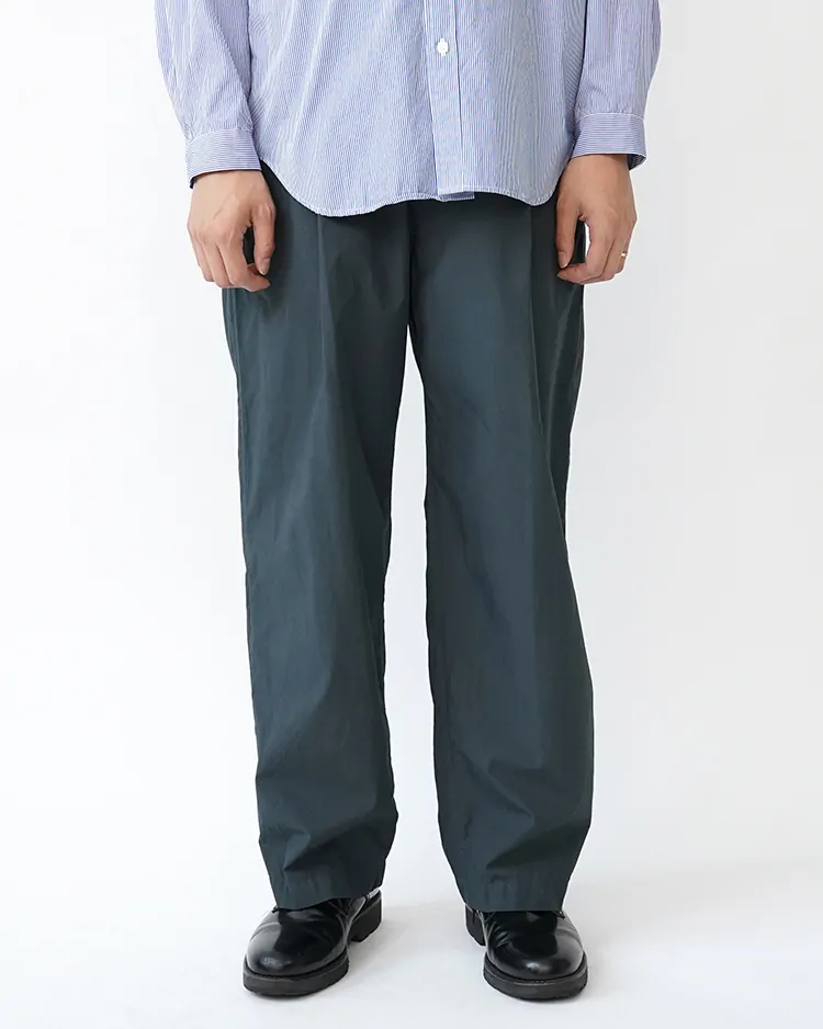 ATON (MEN) / SHRINK COTTON LAWN LOOSE FIT PANTS / DK.GREEN