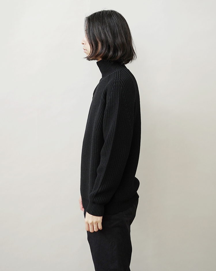 BATONER / SIGNATURE TURTLE NECK